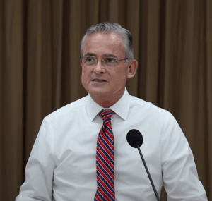 Patrick Kearon Biography 